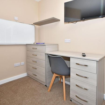 Townhouse At Alton Street Crewe Hotell Exteriör bild